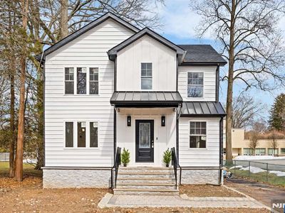 57 E Hudson Ave