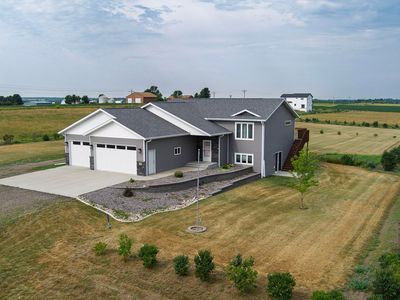 Property at 512 Apple Ridge Rd, Menoken, ND