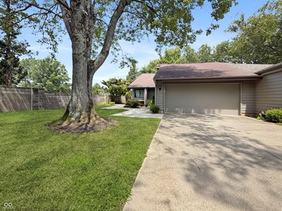 4692 Carya Sq