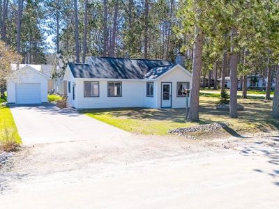 207 Lakeview Dr