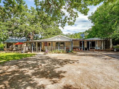 355 Armadillo Ln