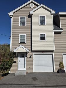 219 Main St #1