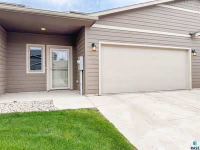 2571 E Meadowside Pl