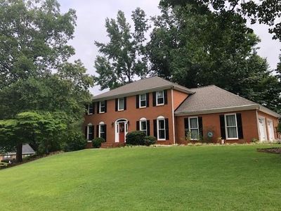 11 Queen Anne Dr SE