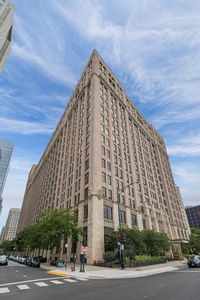 680 N Lake Shore Dr APT 317