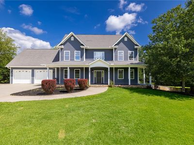 221 Heavenview Dr
