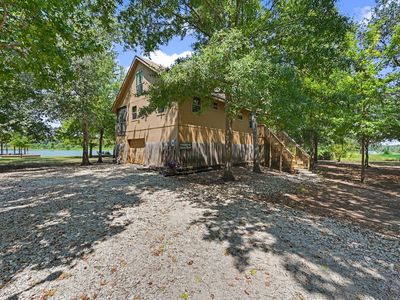 99 Lake View Dr