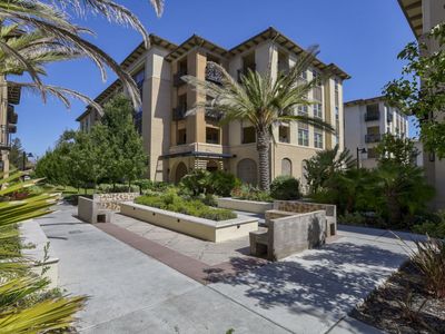 1089 Dewberry Pl Unit 401