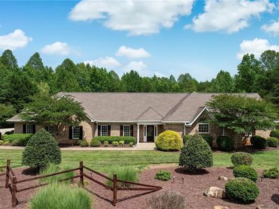 8106 Breezy Hill Dr