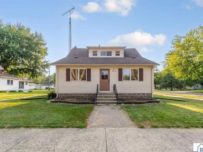 200 1st Ave SE