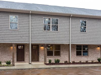2506 E Main St #E2