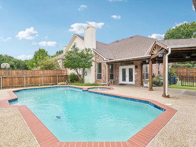 7410 Silverthorn Dr
