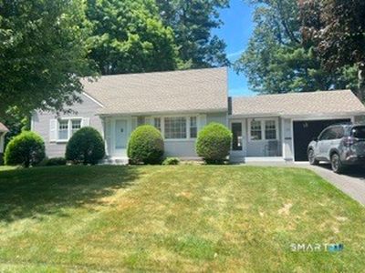 35 Circle Drive