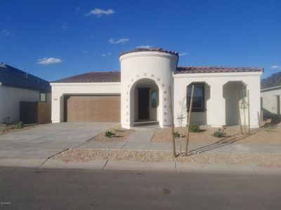 22592 E Via Estancia