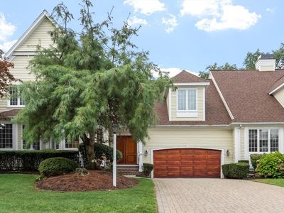 4 Bobby Jones Dr Unit 4