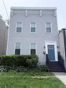 502 Yates Street