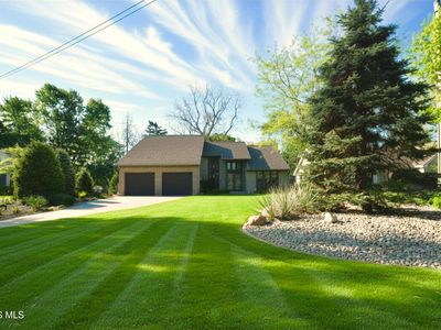 530 Elmway Dr