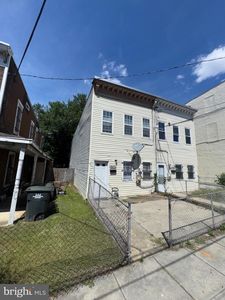 2328 Nicholson St SE