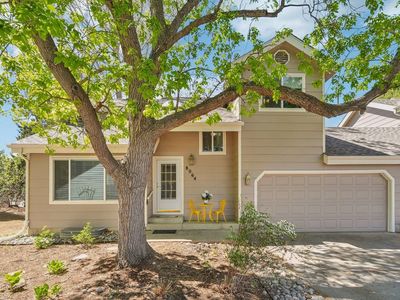 8064 Meadowdale Sq