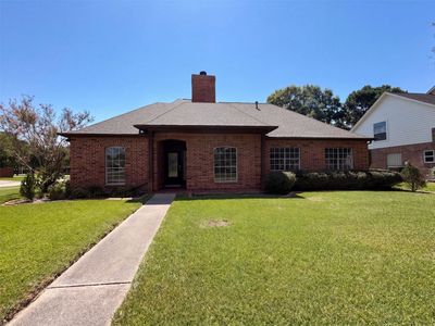 1102 Londonderry Ave