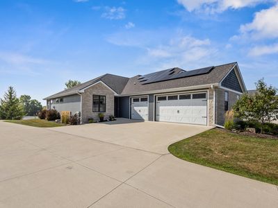 2742 Castaway Ct
