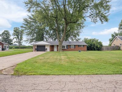 Property at 7660 Lakefield St, Louisville, OH