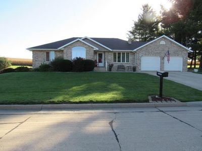 Property at 141 Jayne Ct, Monticello, IA