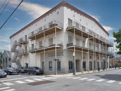 412 Dauphin St APT M