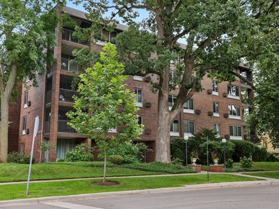 2324 Central St APT 4C