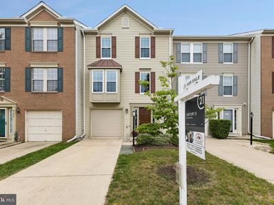 7452 Gadsby Sq