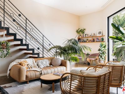 654 N Virgil Ave APT 320