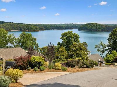 3452 Point View Cir