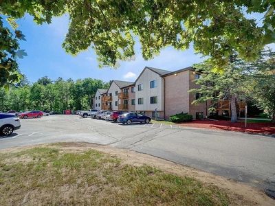 5 Lancelot Ct APT 2