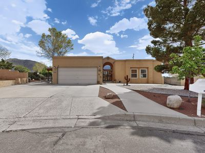 828 Rio Arriba Ave SE