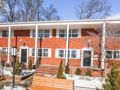 45 Wilfred St #19