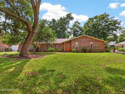 43 Greenbriar Dr