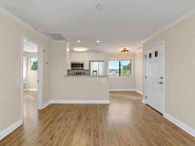 201 Twin Oaks Ave Unit 5