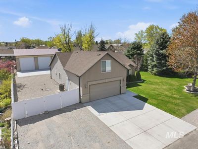 2205 Mayberry Ln