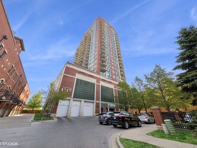 1717 S Prairie Ave APT 1902