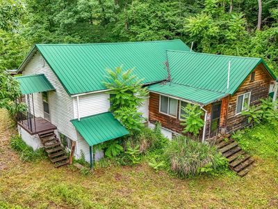 Property at 684 Lower Twin Rd, Jackson, KY
