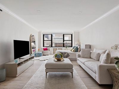 166 E 61st St APT 11K