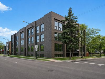 5830 N Lincoln Ave #2S