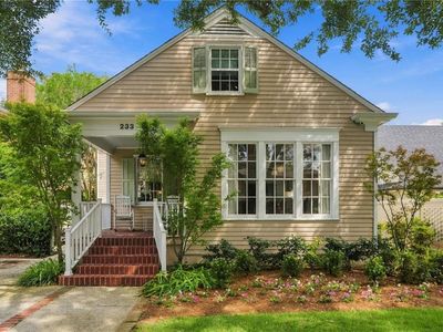 233 W Livingston Pl