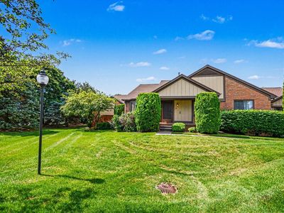 Property at 32 Meadow Wood Dr, Rochester, MI
