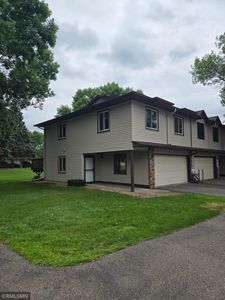 8824 N Maplebrook Ct