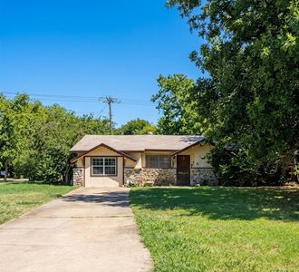 Property at 2701 Plaza St, Arlington, TX