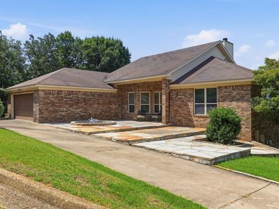 2 Greathouse Bnd