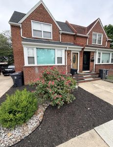 202 N Bancroft Pkwy