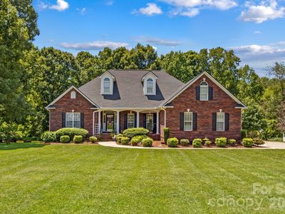 276 Falcon Crest Ln