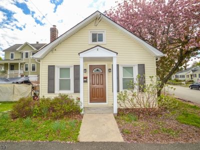 4 W Lincoln Ave